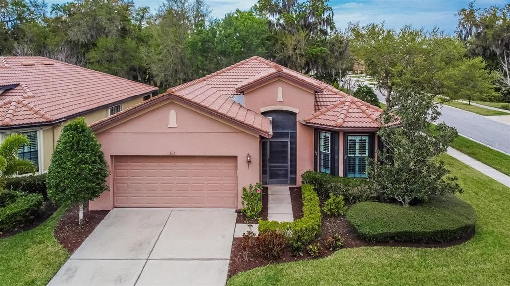 301 LAUREL FALLS DRIVE APOLLO BEACH, FL 33572