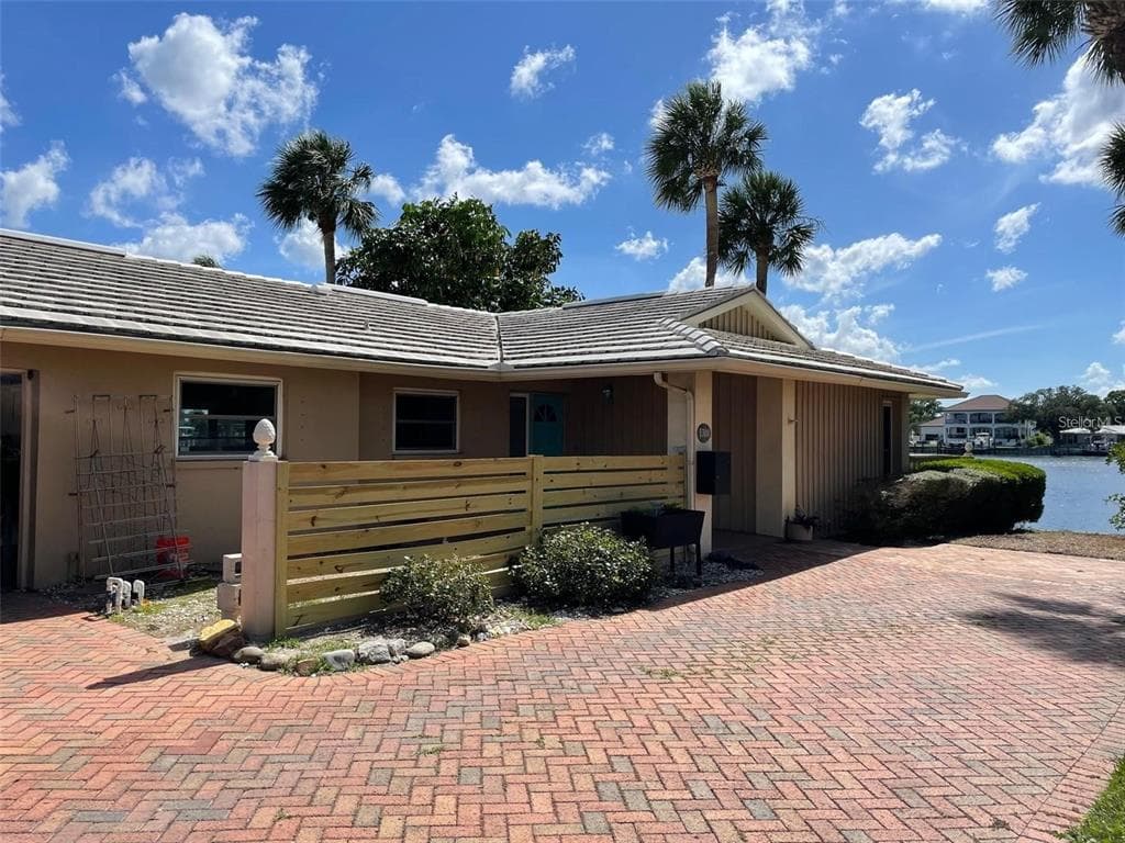 1300 40TH AVENUE NE ST PETERSBURG, FL 33703