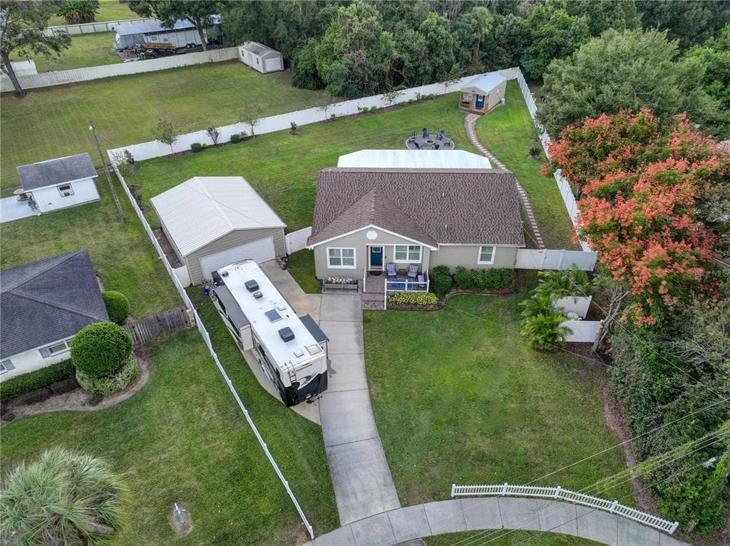 1518 W PALM CIRCLE VALRICO, FL 33596