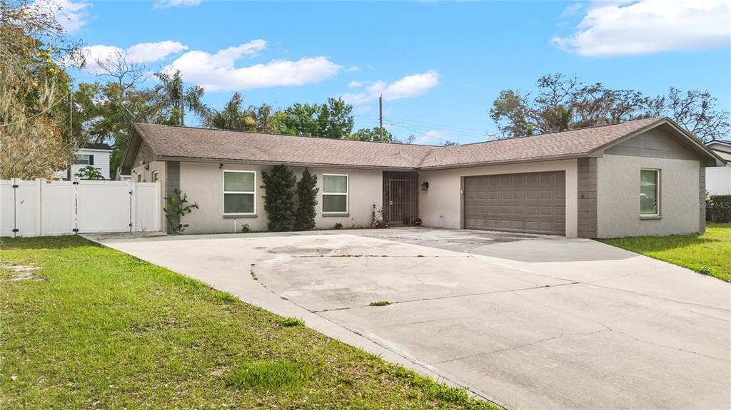 507 JULIE LANE BRANDON, FL 33511