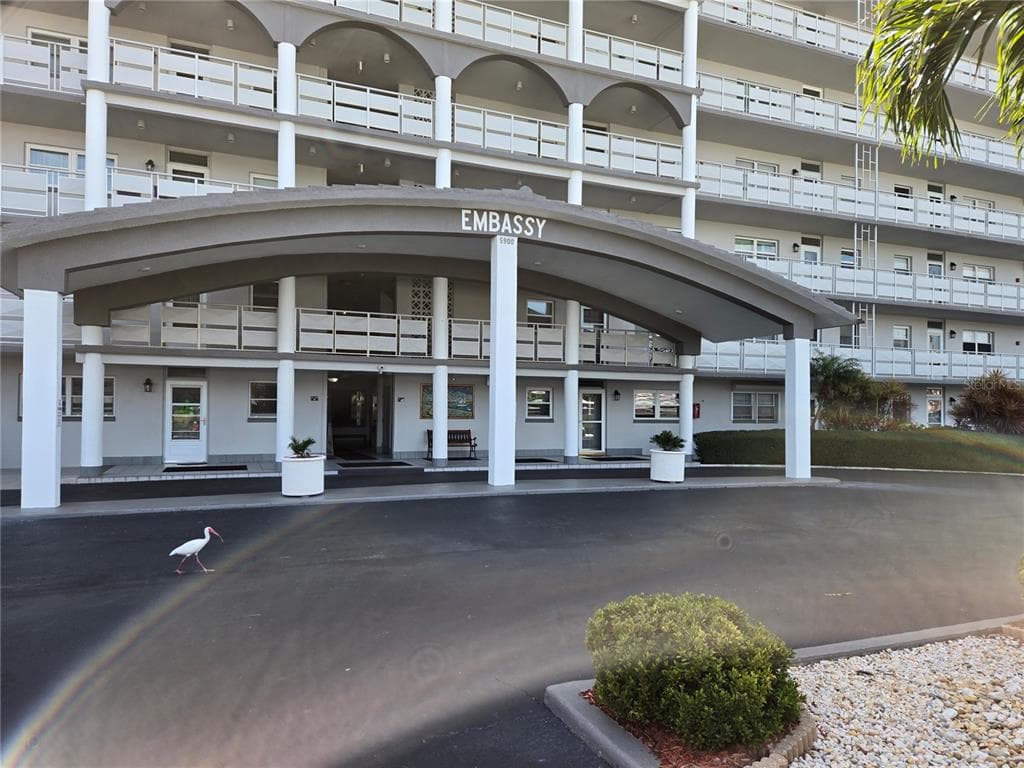 5900 SHORE BOULEVARD S UNIT 211 GULFPORT, FL 33707