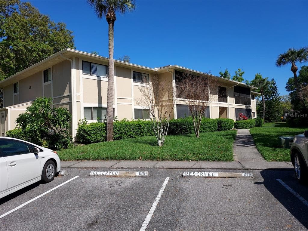 6016 LAKETREE LANE UNIT G TEMPLE TERRACE, FL 33617