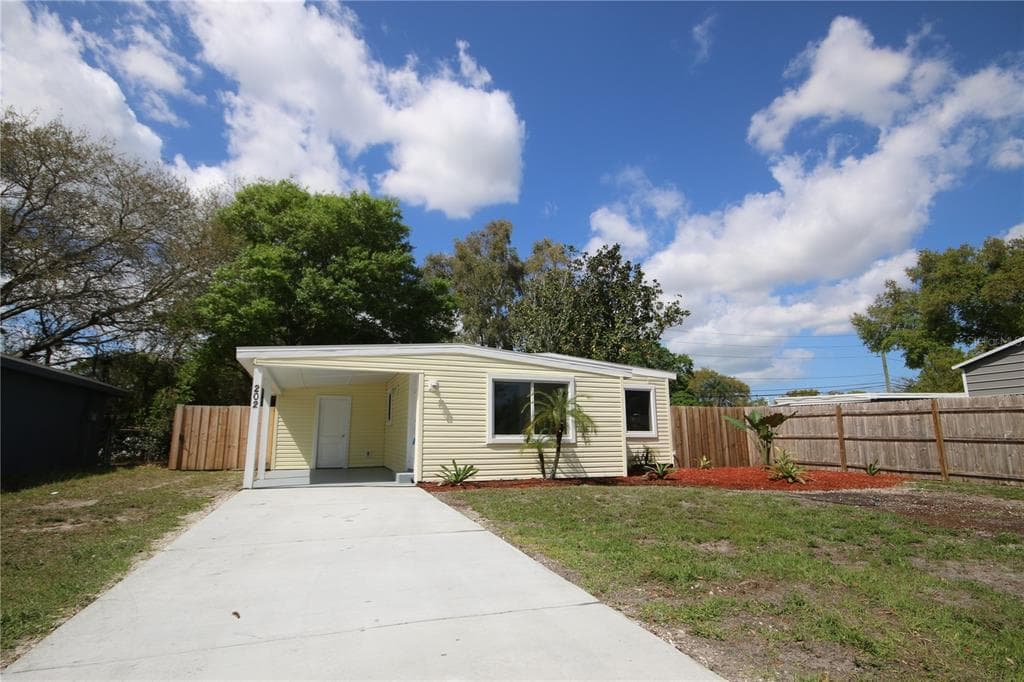 202 MELODY LANE LARGO, FL 33771
