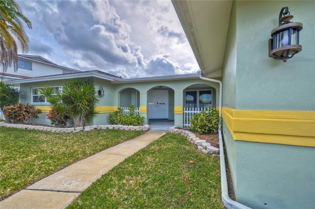 441 PALM ISLAND NE CLEARWATER, FL 33767
