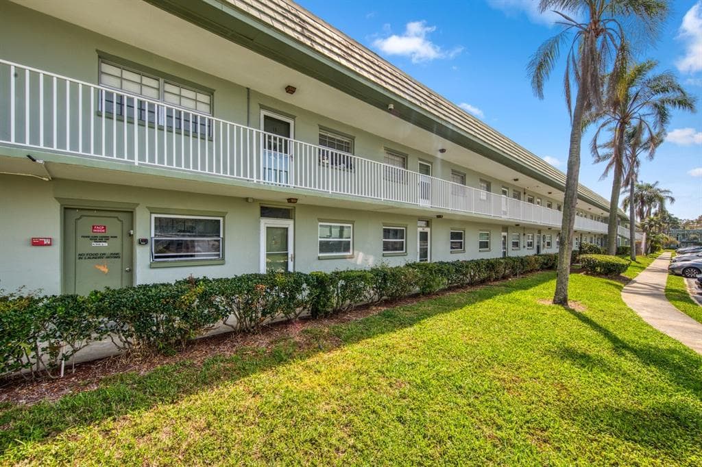 1433 S BELCHER ROAD UNIT F3 CLEARWATER, FL 33764