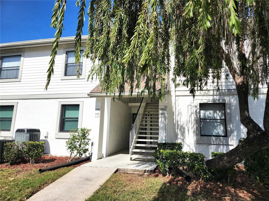 107 MEADOW LANE UNIT 70 OLDSMAR, FL 34677