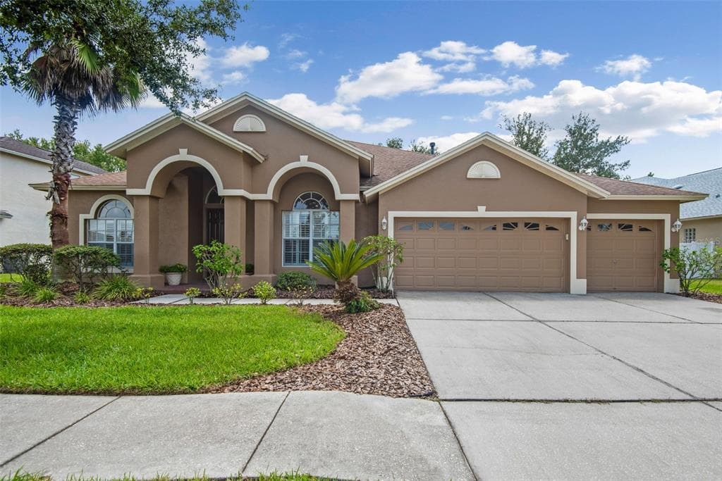 8321 GOLDEN PRAIRIE DRIVE