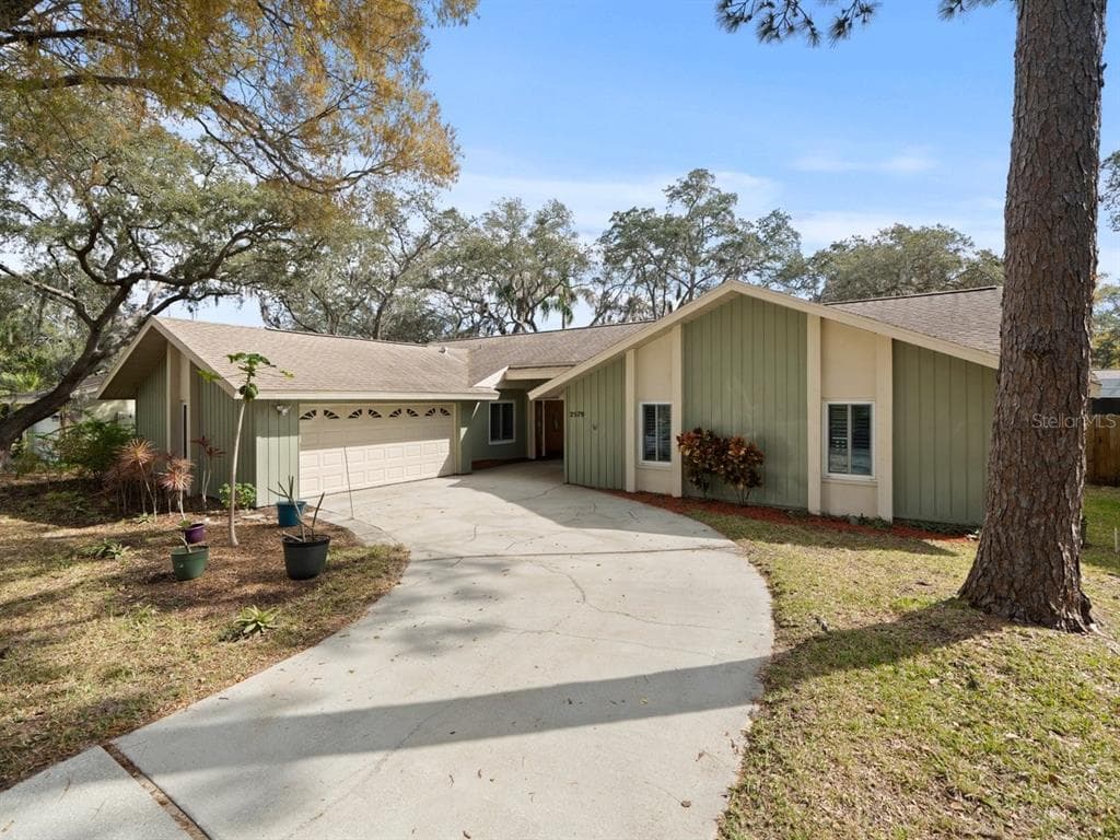 2579 SWEETGUM WAY W CLEARWATER, FL 33761