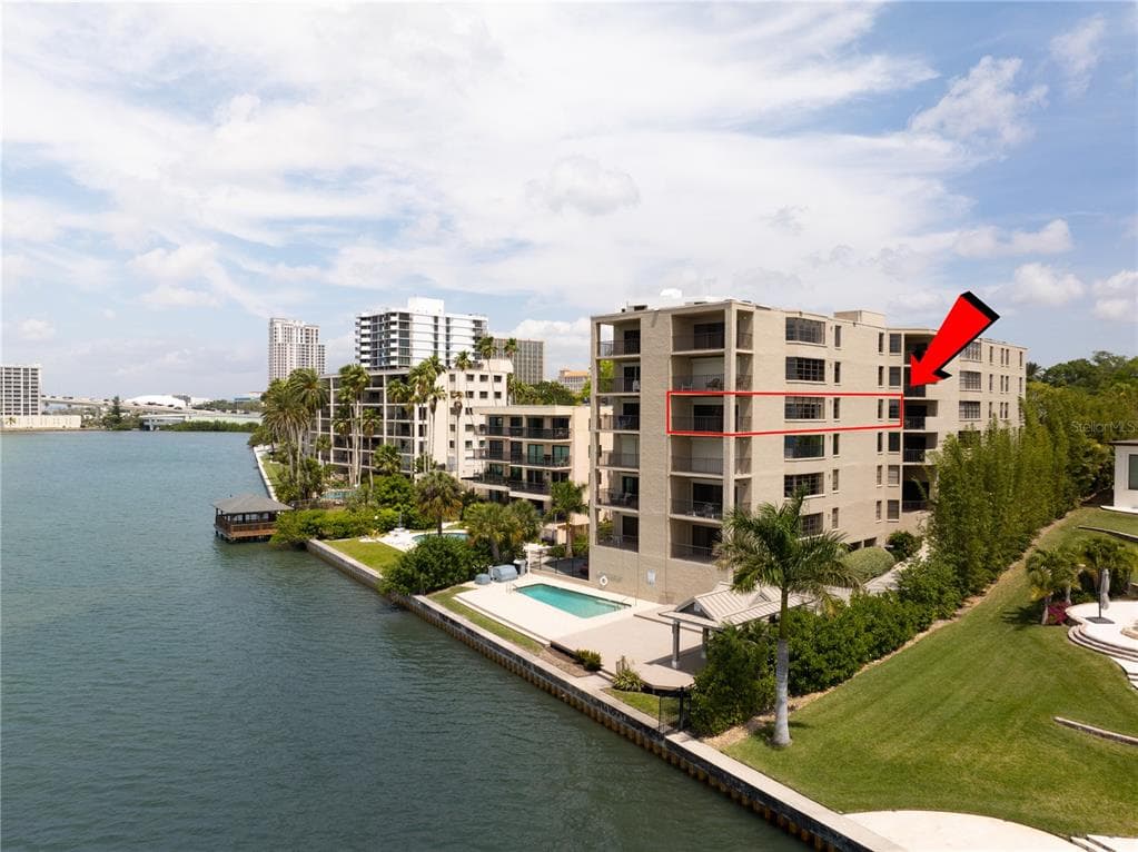 602 LIME AVENUE UNIT 401 CLEARWATER, FL 33756