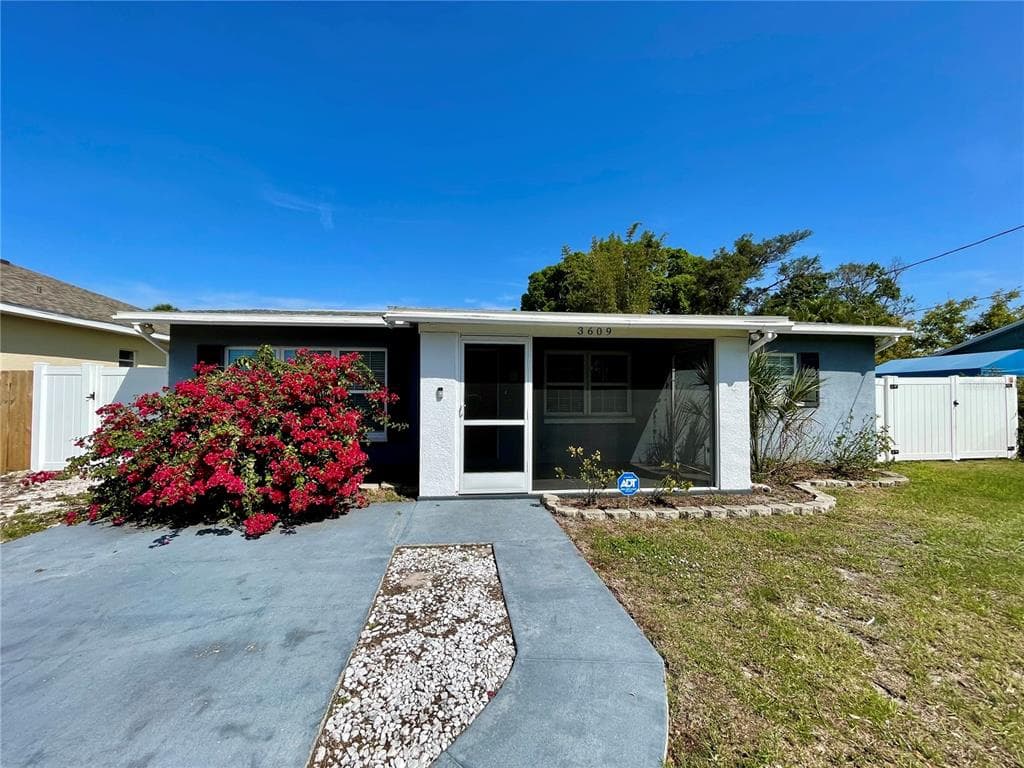 3609 W PAXTON AVENUE TAMPA, FL 33611