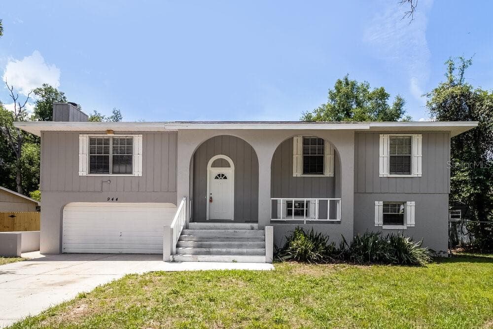 944 CHEETAH TRAIL APOPKA, FL 32712