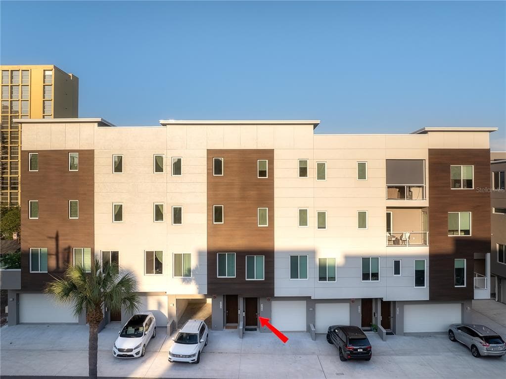 368 6TH STREET S UNIT 1 ST PETERSBURG, FL 33701
