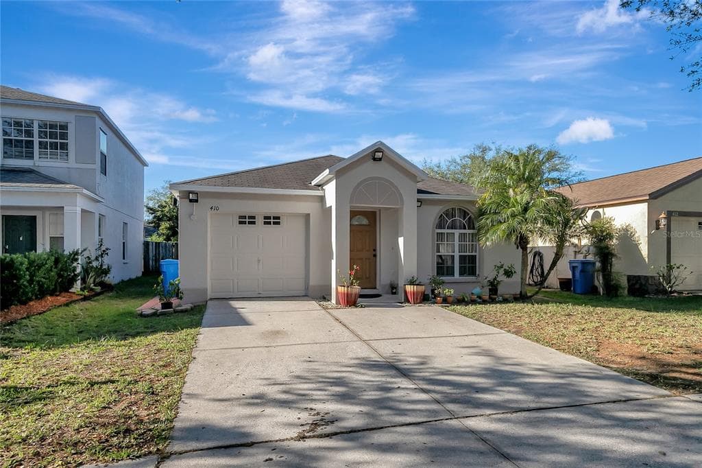 410 MAPLE POINTE DRIVE SEFFNER, FL 33584