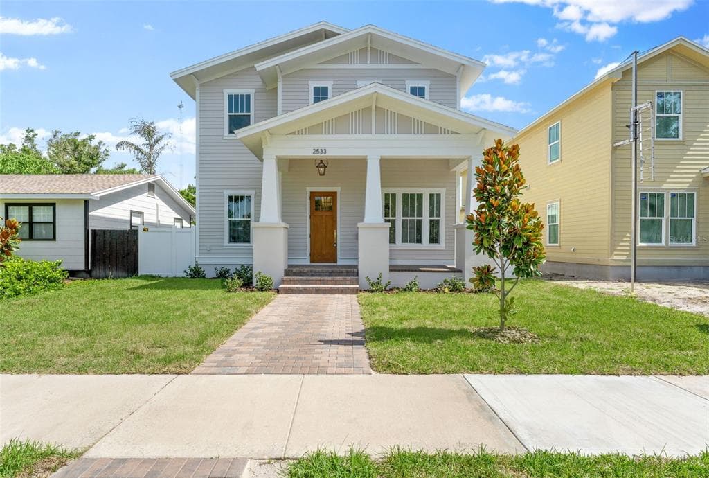 2533 DARTMOUTH AVENUE N ST PETERSBURG, FL 33713