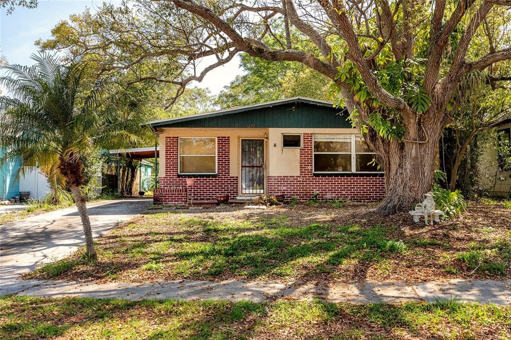 1277 WOODLAWN TERRACE CLEARWATER, FL 33755