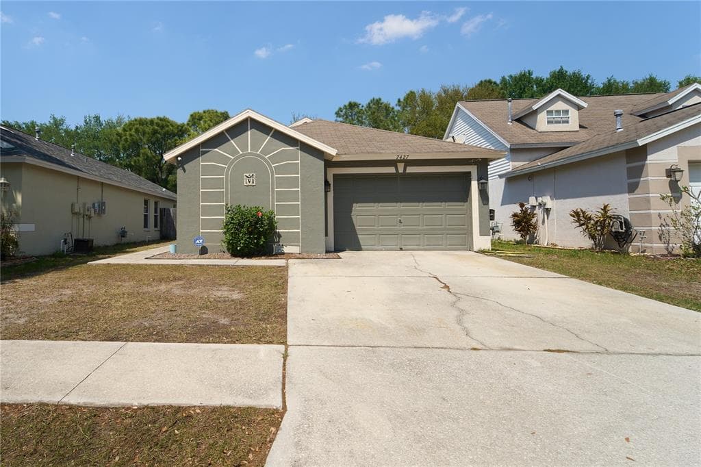 7427 OXFORD GARDEN CIRCLE APOLLO BEACH, FL 33572