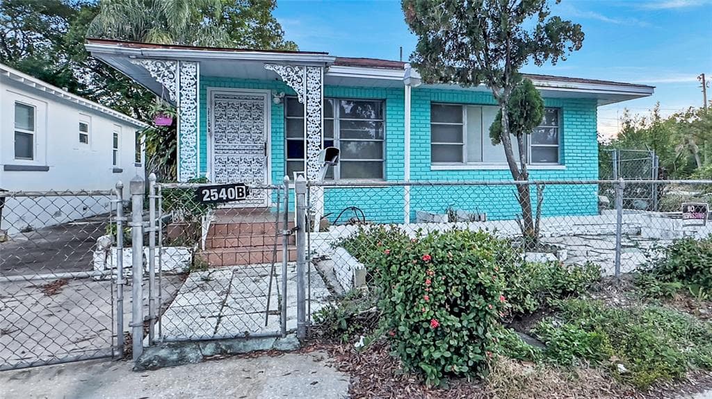 2540 11TH AVENUE S UNIT B ST PETERSBURG, FL 33712