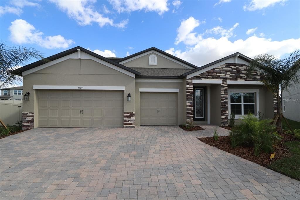 4901 EAGLE ROCK DRIVE WIMAUMA, FL 33598