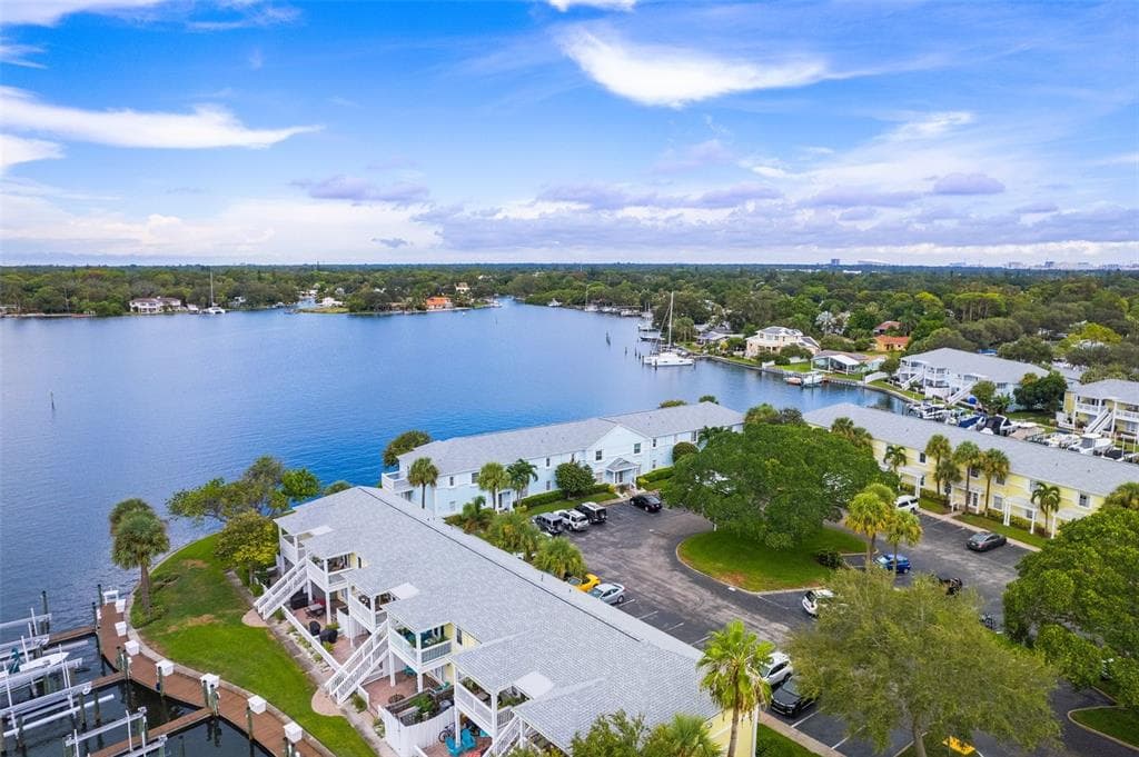5007 STARFISH DRIVE SE UNIT B ST PETERSBURG, FL 33705