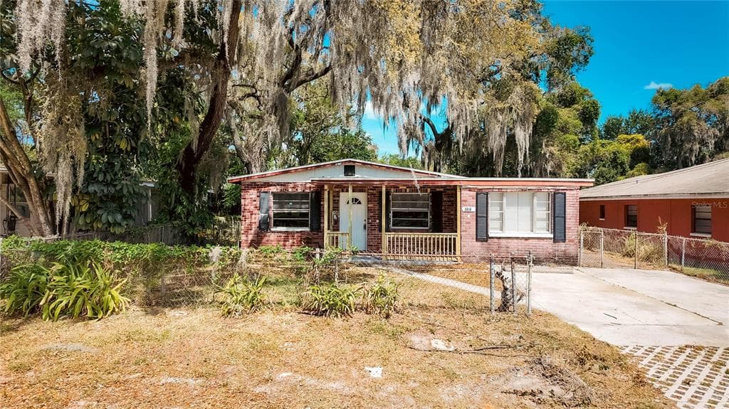 3616 E POWHATAN AVENUE TAMPA, FL 33610