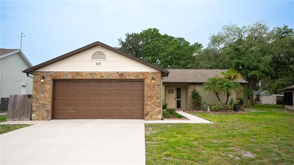 7671 DEER FOOT DRIVE NEW PORT RICHEY, FL 34653