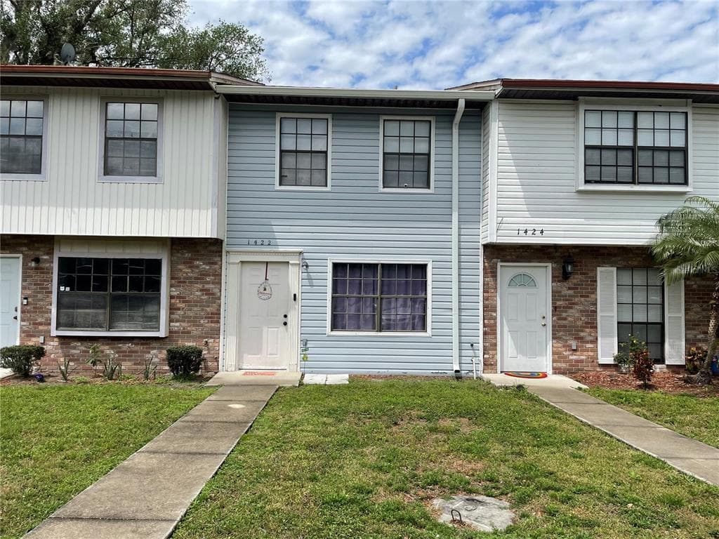 1422 RIDGE LAKE COURT LAKELAND, FL 33801