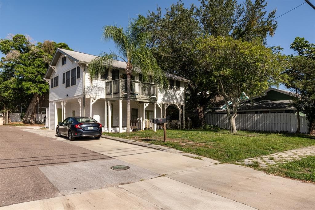 1015 LOCUST STREET NE ST PETERSBURG, FL 33701
