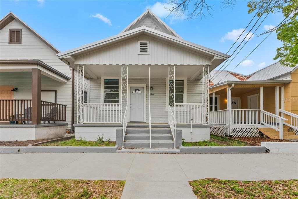 2320 W WALNUT STREET TAMPA, FL 33607