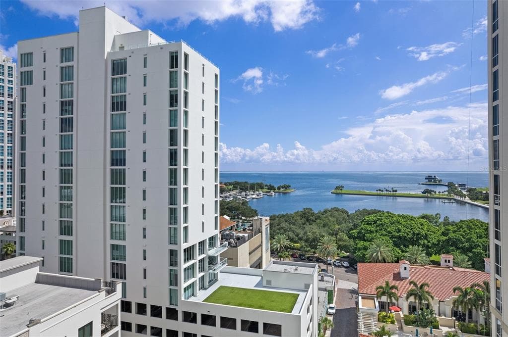 176 4TH AVENUE NE UNIT 502 ST PETERSBURG, FL 33701