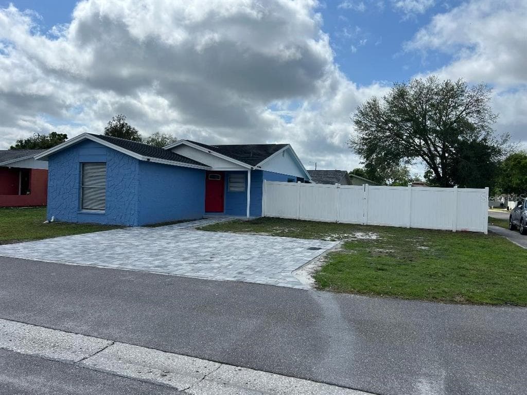 10210 CUTTEN GREEN COURT TAMPA, FL 33615