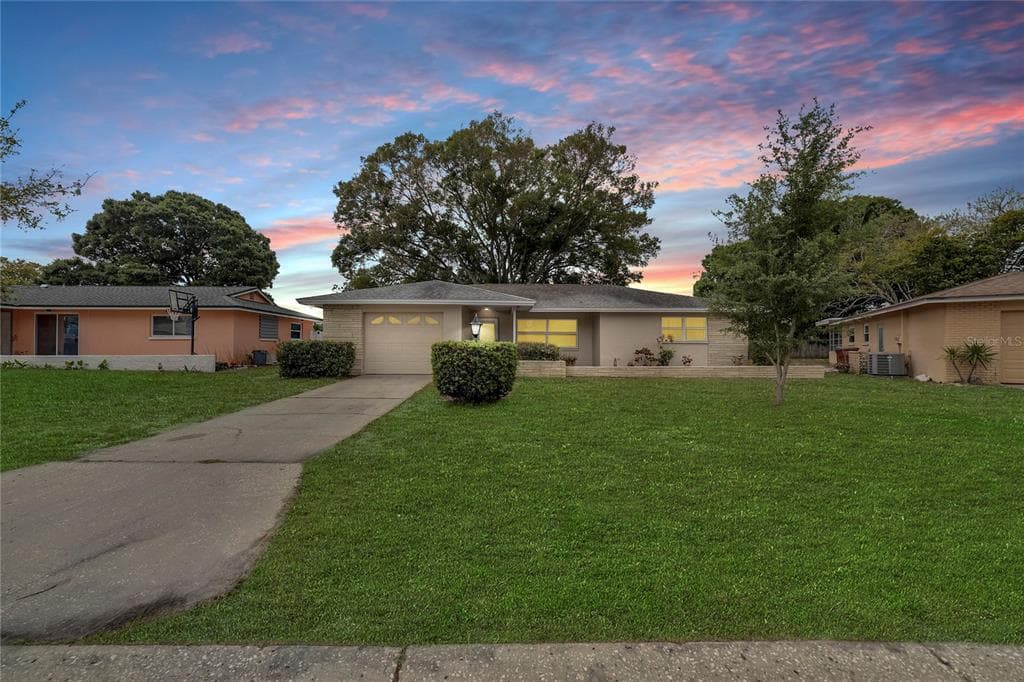 2573 REDWOOD CIRCLE CLEARWATER, FL 33763
