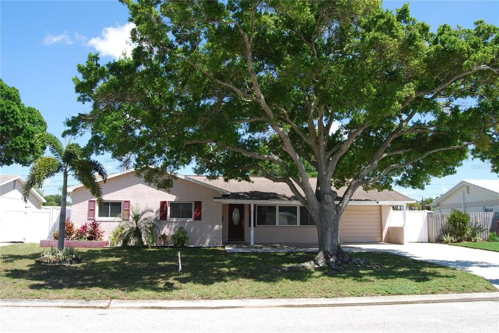 2851 67TH STREET N ST PETERSBURG, FL 33710