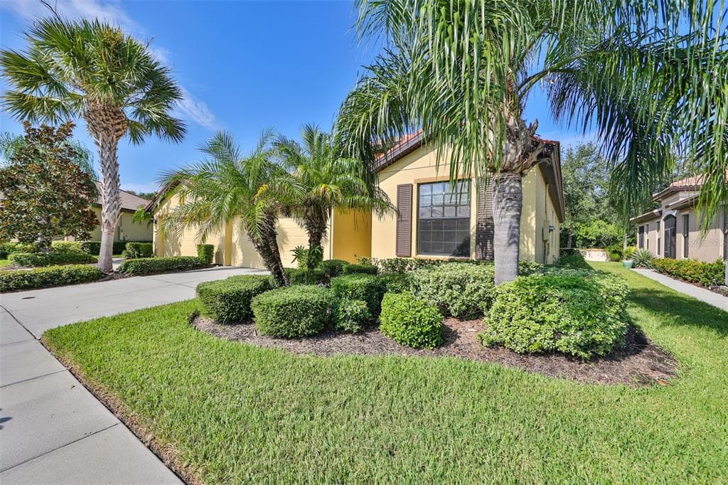 5511 SUNSET FALLS DRIVE APOLLO BEACH, FL 33572