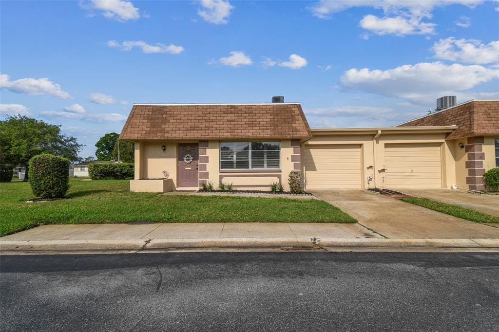 8450 VENDOME BOULEVARD N UNIT 5 PINELLAS PARK, FL 33781