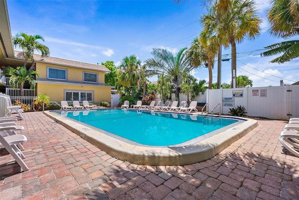 600 71ST AVENUE UNIT 4 ST PETE BEACH, FL 33706