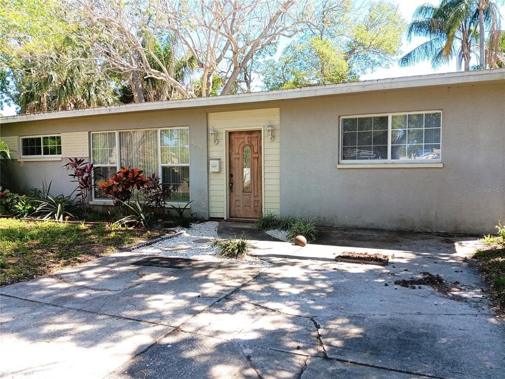 7530 15TH AVENUE N ST PETERSBURG, FL 33710