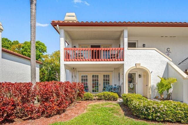 10450 VILLAGE DR UNIT 201 SEMINOLE, FL 33772