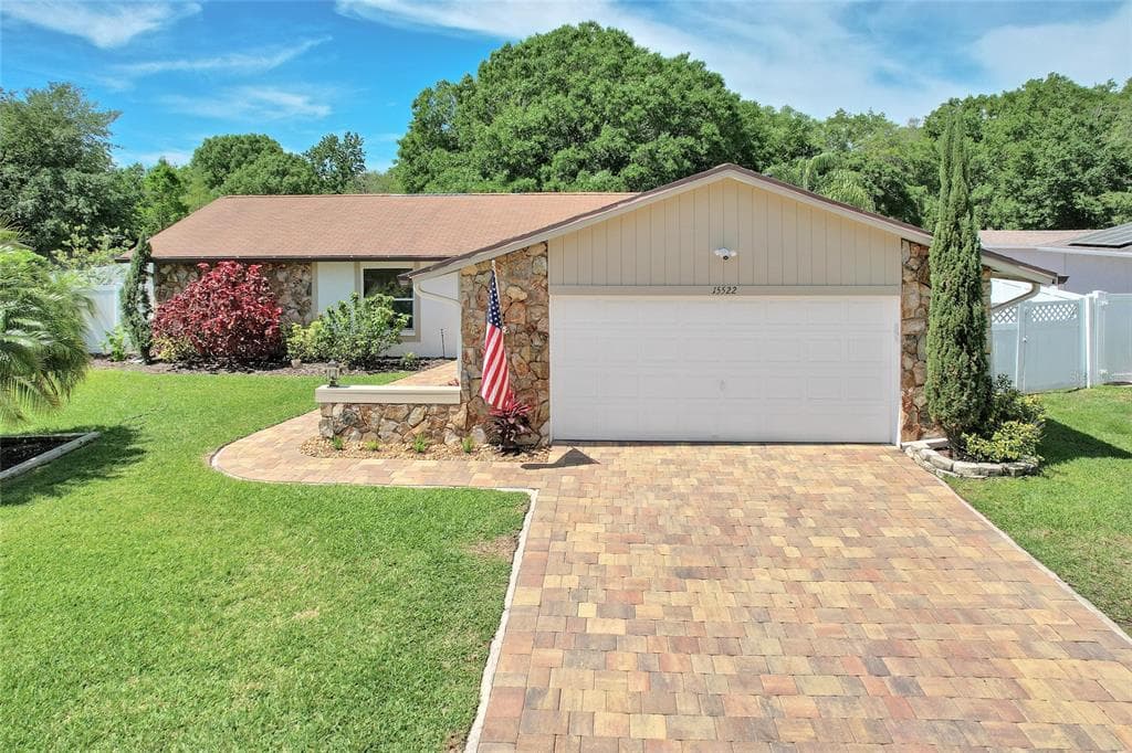 15522 TIMBERLINE DRIVE TAMPA, FL 33624