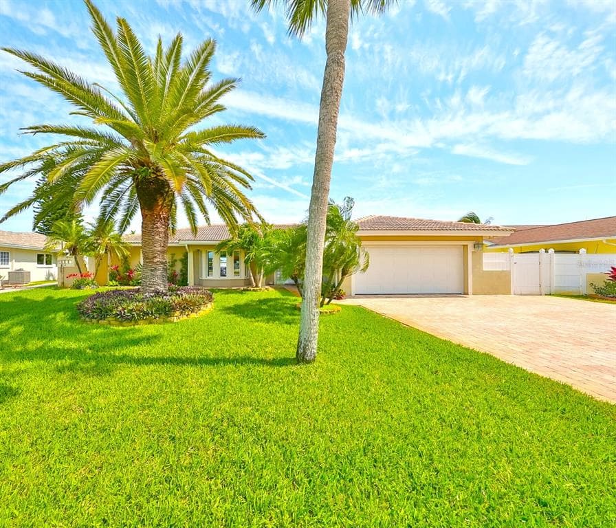 6429 LAKE SUNRISE DRIVE