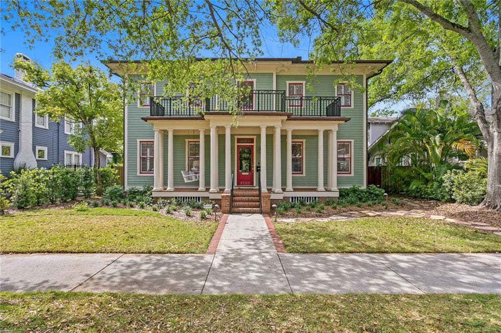 2108 W WATROUS AVENUE