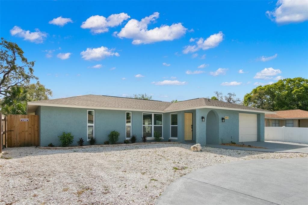 8918 CANDLEWICK LANE