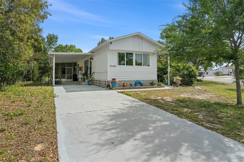 7348 EASTERN CIRCLE DRIVE BROOKSVILLE, FL 34613