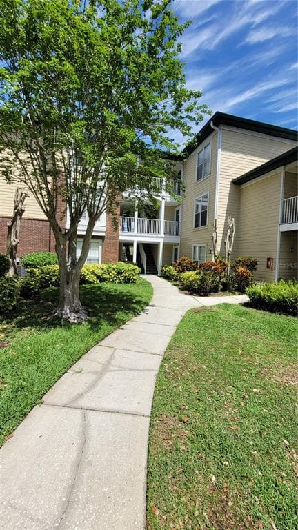 4211 CHATHAM OAK COURT UNIT 116 TAMPA, FL 33624