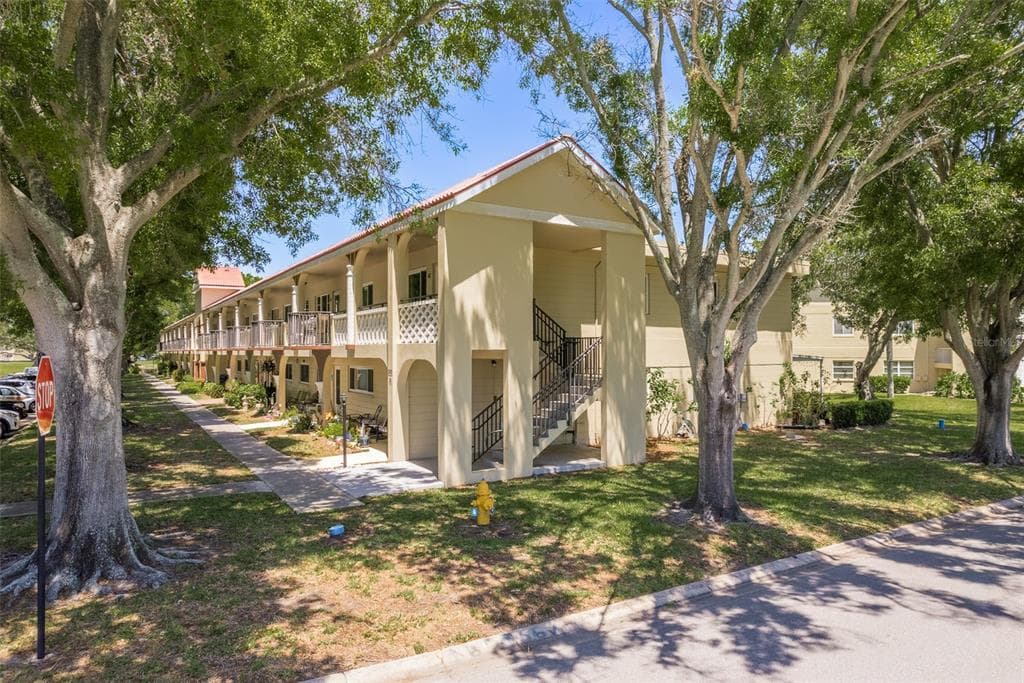 2401 FRANCISCAN DRIVE UNIT 9 CLEARWATER, FL 33763