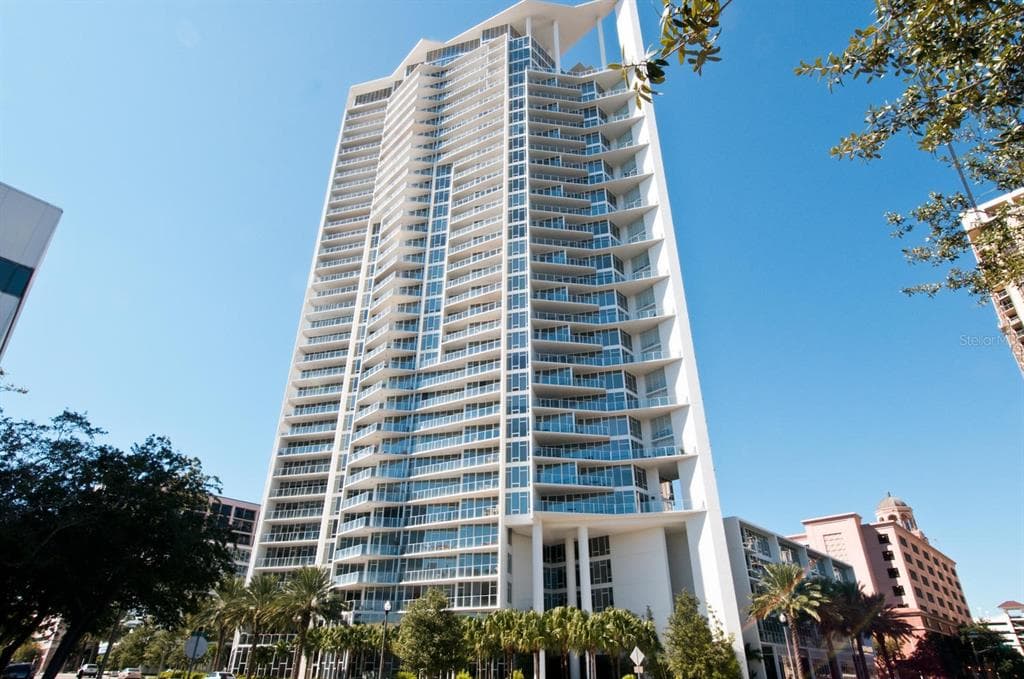 175 1ST STREET S UNIT 1103 ST PETERSBURG, FL 33701