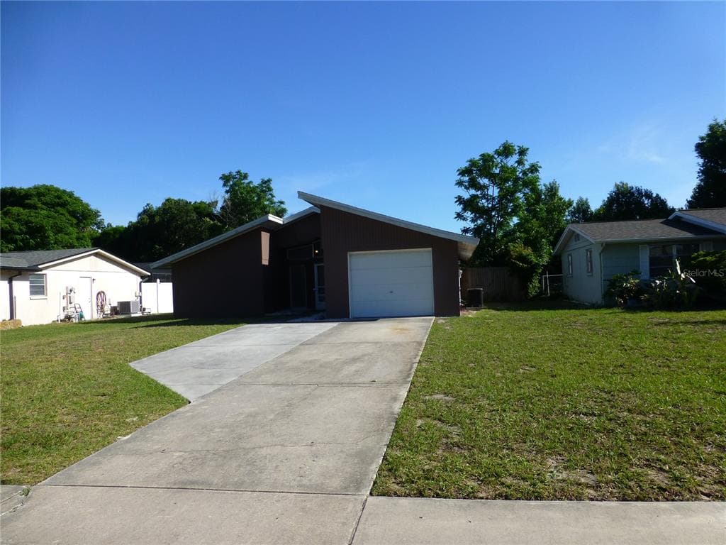 5646 DAHLIA AVENUE NEW PORT RICHEY, FL 34652