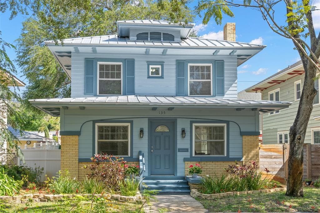 135 18TH AVENUE NE ST PETERSBURG, FL 33704
