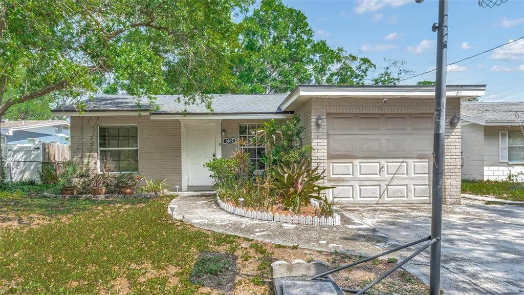 3909 W IOWA AVENUE TAMPA, FL 33616