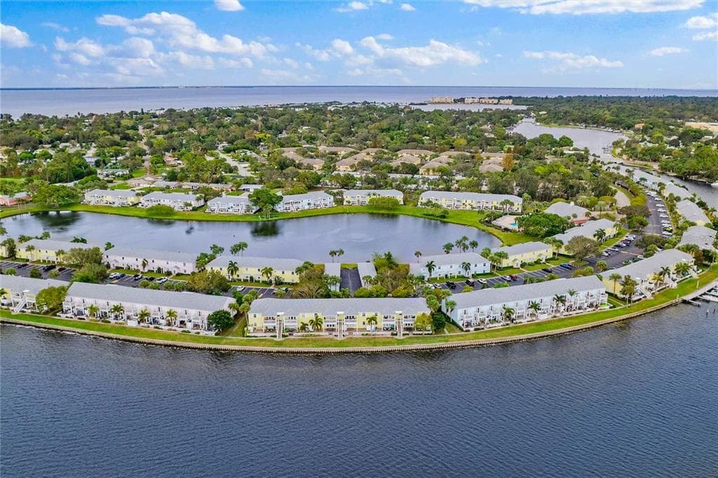 166 POMPANO DRIVE SE ST PETERSBURG, FL 33705