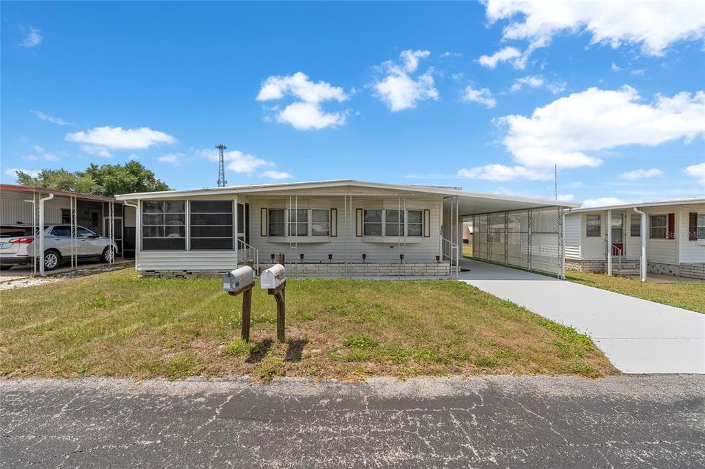 4553 NEWCOMB AVENUE ZEPHYRHILLS, FL 33541